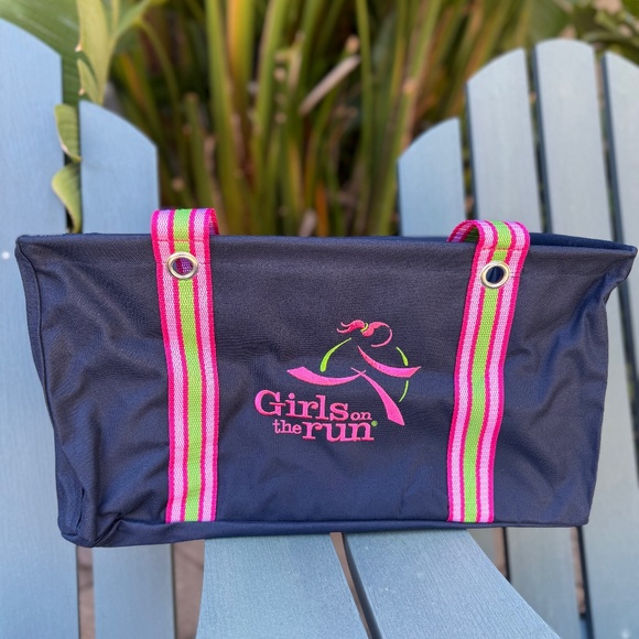 Girls On The Run Navy Medium Utility Tote: Thirty-One - Picture 7 of 9